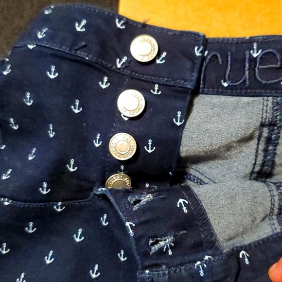 Worn twice!!! Rue 21 Anchor High Waisted Shorts! Size 0! - Picture 6 of 6